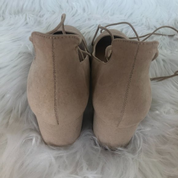 NWOB Charles David Libby Tan Microsuede Pom Pom Laceup Round Toe Pumps Heels 7.5 - Picture 10 of 12